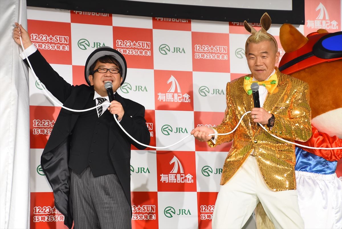 今田美桜、ジョッキー姿でロボ馬に騎乗　2018年の振り返りも