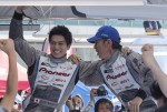 東出昌大、新田真剣佑、北村匠海が使用したメカニックスーツ、レーシングスーツを展示中！