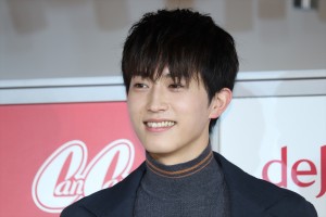 dejavu×CanCam「＃見せたくなるまつげ」オーディション グランプリ発表会に登壇した杉野遥亮