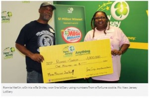 おみくじクッキーの数字を書いてロト100万ドルに当選！