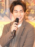 土曜ドラマ『母、帰る～AIの遺言～』試写会に登場した柳楽優弥