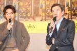 （左から）柳楽優弥、奥田瑛二