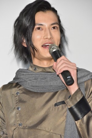 映画『平成仮面ライダー20作記念 仮面ライダー平成ジェネレーションズFOREVER』初日舞台挨拶に登壇した渡邉圭祐