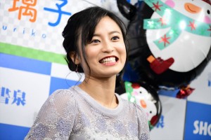 カレンダー発売記念イベントに登場した小島瑠璃子
