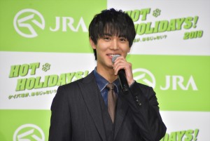「2019年 JRA 新CM発表会」に登壇した中川大志