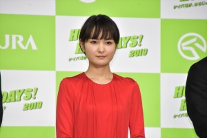 「2019年 JRA 新CM発表会」に登壇した葵わかな