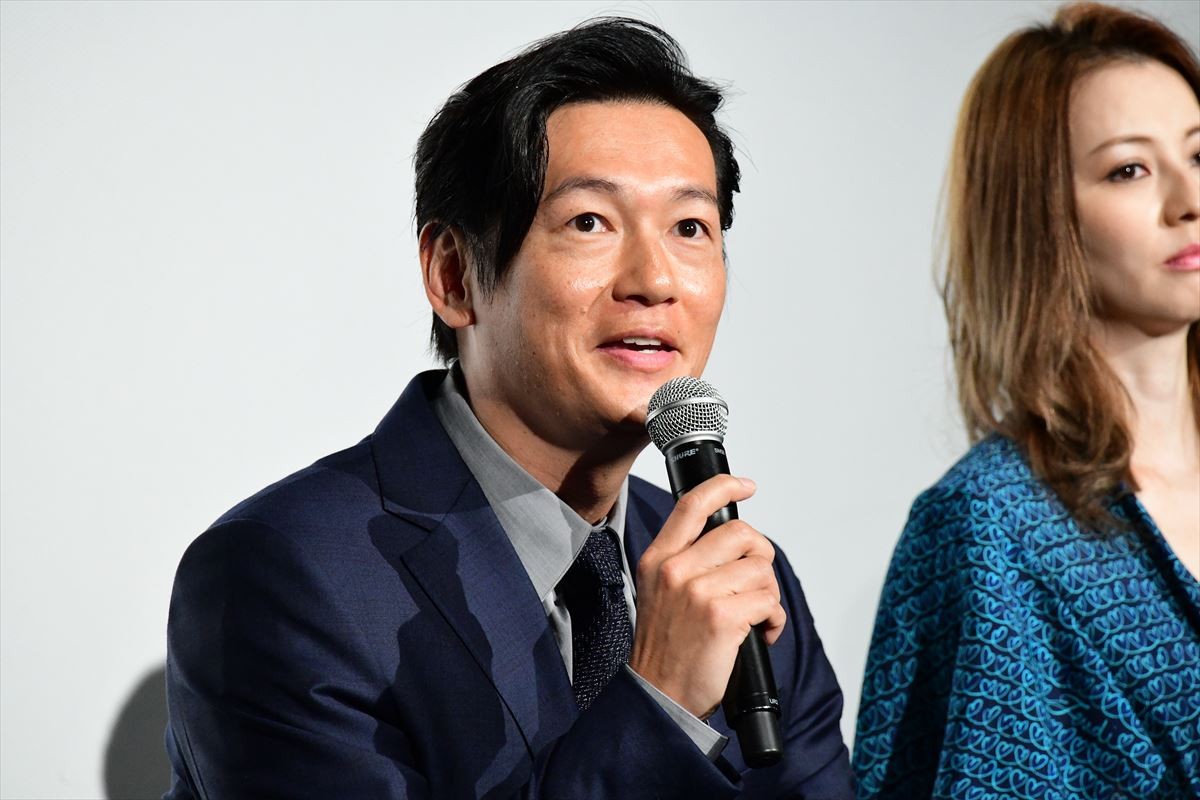 ディーン・フジオカ、吉沢亮とハグ「他人じゃないような気がしています」