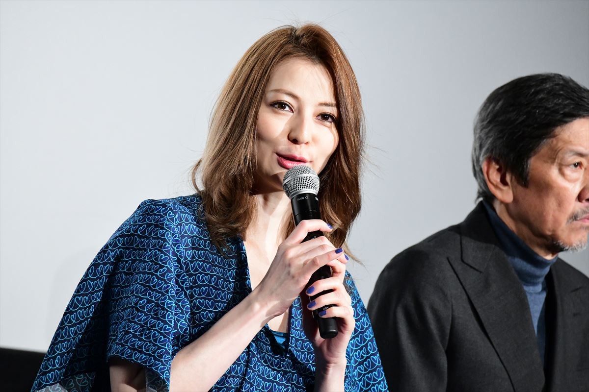 ディーン・フジオカ、吉沢亮とハグ「他人じゃないような気がしています」