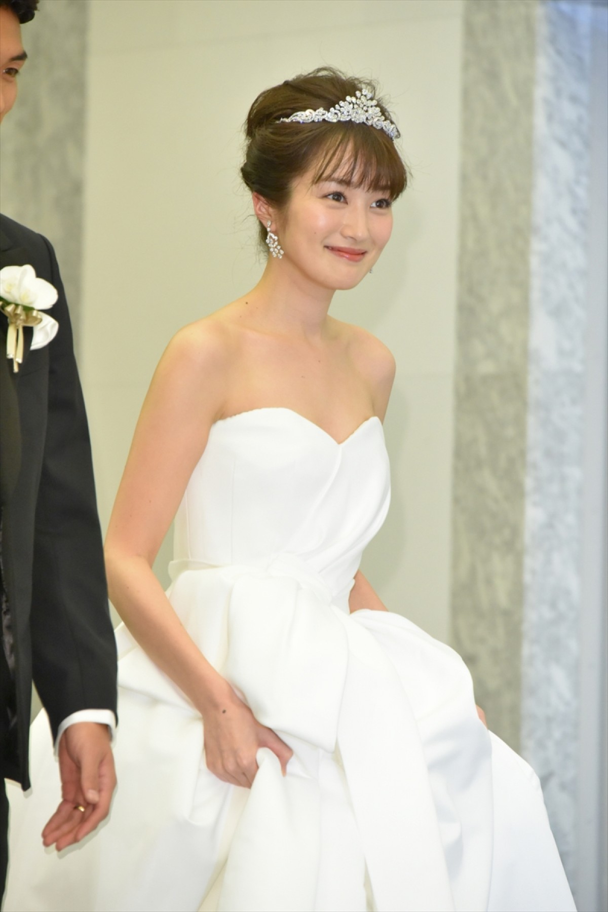 槙野智章＆高梨臨、結婚披露宴で幸せオーラ全開！ 共に「幸せ」と満面の笑み