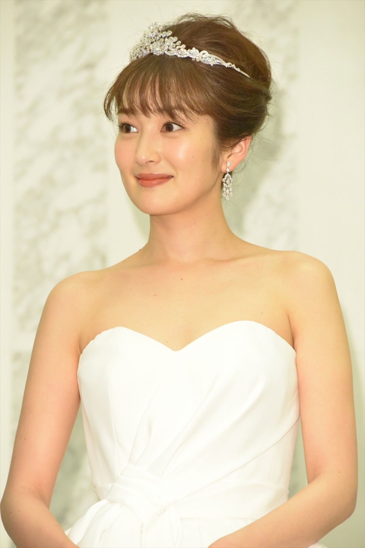 槙野智章＆高梨臨、結婚披露宴で幸せオーラ全開！ 共に「幸せ」と満面の笑み