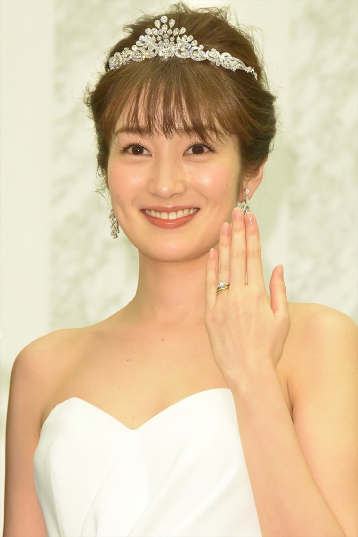 槙野智章＆高梨臨、結婚披露宴で幸せオーラ全開！ 共に「幸せ」と満面の笑み