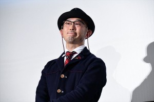『こんな夜更けにバナナかよ 愛しき実話』公開前夜祭に登場した前田哲監督