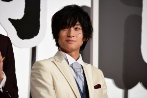 『映画刀剣乱舞』完成披露上映会に登場した荒牧慶彦