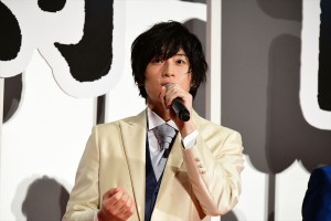 『映画刀剣乱舞』完成披露上映会に登場した荒牧慶彦