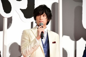 『映画刀剣乱舞』完成披露上映会に登場した荒牧慶彦