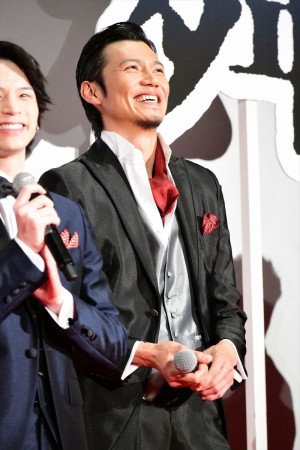 『映画刀剣乱舞』完成披露上映会に登場した岩永洋昭