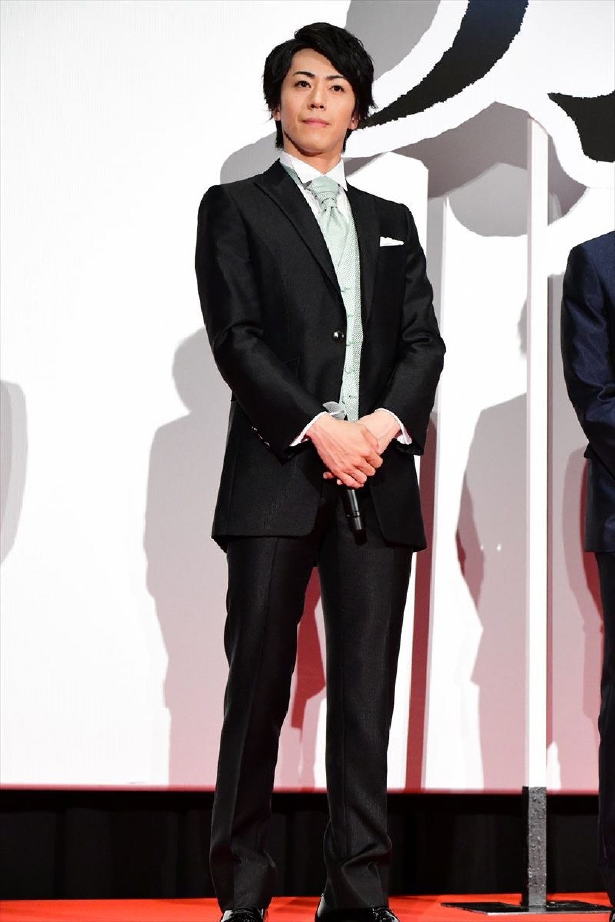 鈴木拡樹、ドローンを弓で射抜くハプニングで映画のヒットを願掛け！？