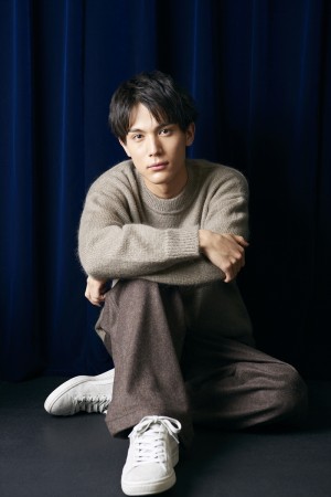 成人の日に写真集『maka hou』を発売する中川大志