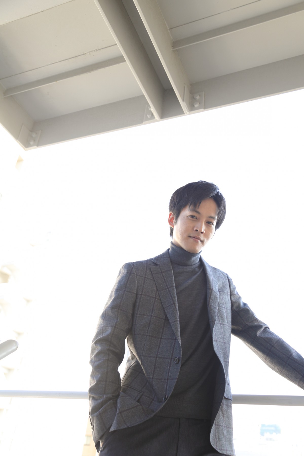 松坂桃李、攻め続けて30歳　蜷川幸雄氏の「怠けるな」に今も背筋正す