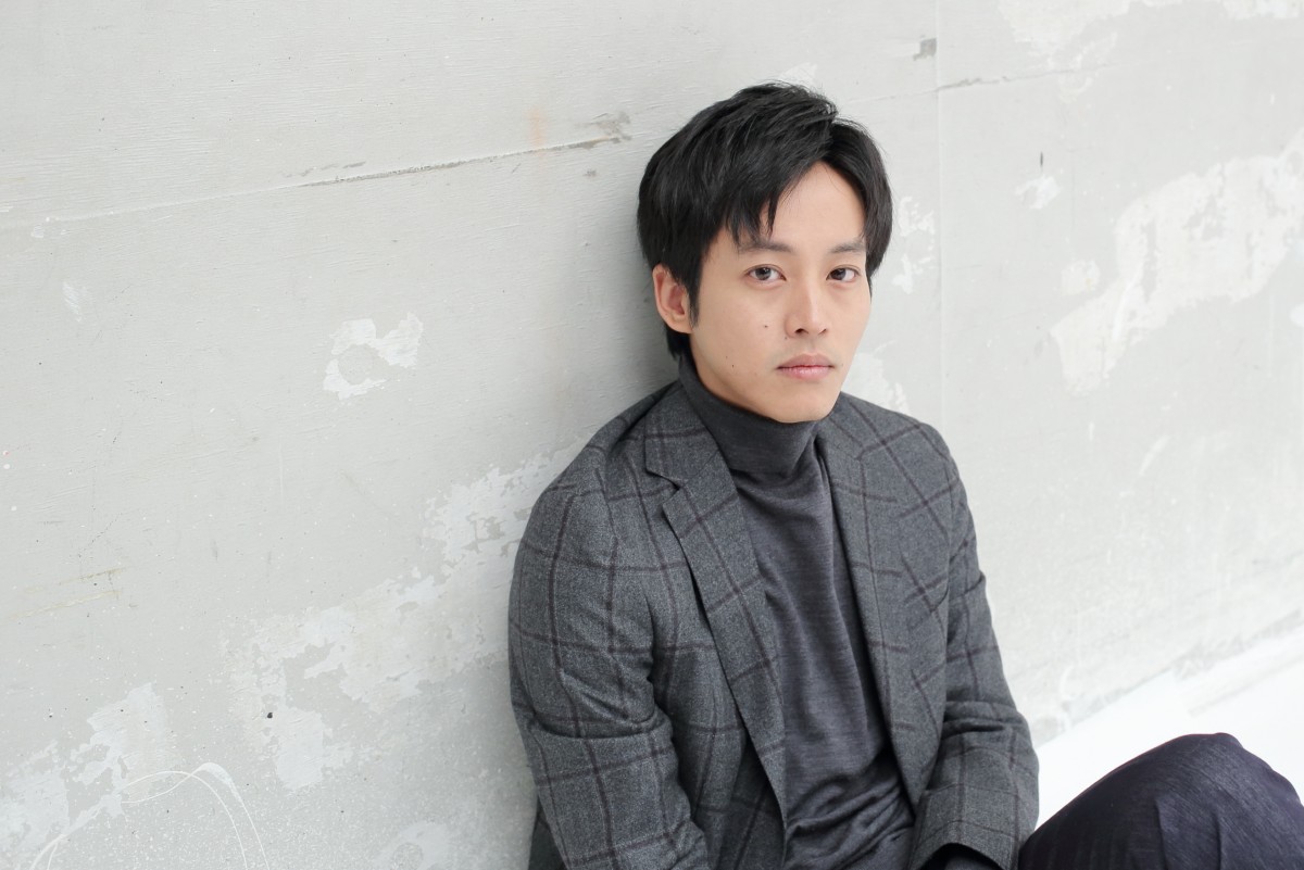 松坂桃李、攻め続けて30歳　蜷川幸雄氏の「怠けるな」に今も背筋正す