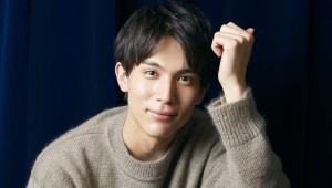 成人の日に写真集『maka hou』を発売する中川大志