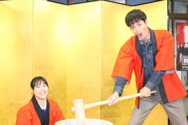 (左から)瀧本美織&沢村一樹、『刑事ゼロ』制作発表会見にて