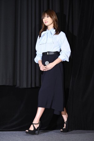 火曜ドラマ『初めて恋をした日に読む話』完成披露試写会・舞台挨拶に登壇した深田恭子