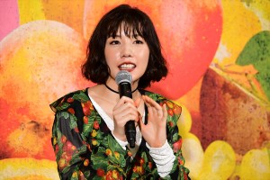 ドラマ24『フルーツ宅配便』第1話試写会＆記者会見に登場した仲里依紗