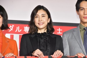 『スキャンダル専門弁護士 QUEEN』緊急号外制作発表会に登場した竹内結子