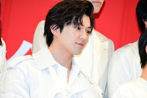 映画『十二人の死にたい子どもたち』のジャパンプレミアに登場した新田真剣佑