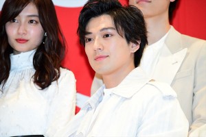 映画『十二人の死にたい子どもたち』のジャパンプレミアに登場した新田真剣佑