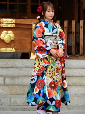 エイベックス・マネジメント 新春参拝＆晴れ着撮影会に登場した川栄李奈