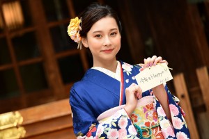 エイベックス・マネジメント 新春参拝＆晴れ着撮影会に登場したNiki