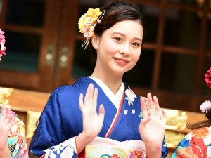 エイベックス・マネジメント 新春参拝＆晴れ着撮影会に登場したNiki