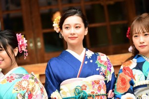 エイベックス・マネジメント 新春参拝＆晴れ着撮影会に登場したNiki