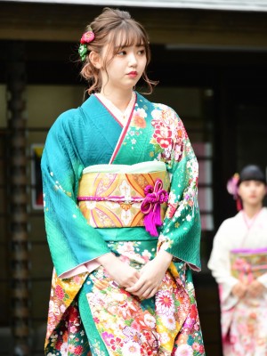 エイベックス・マネジメント 新春参拝＆晴れ着撮影会に登場した江野沢愛美