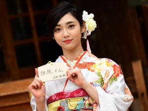 エイベックス・マネジメント 新春参拝＆晴れ着撮影会に登場した山谷花純