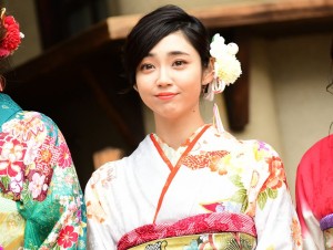 エイベックス・マネジメント 新春参拝＆晴れ着撮影会に登場した山谷花純