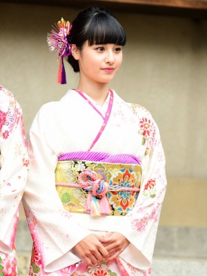 エイベックス・マネジメント 新春参拝＆晴れ着撮影会に登場した大幡しえり