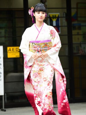 エイベックス・マネジメント 新春参拝＆晴れ着撮影会に登場した大幡しえり