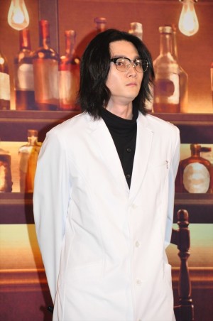 土曜ドラマ9『神酒クリニックで乾杯を』記者会見＆1話試写会に登場した柳俊太郎