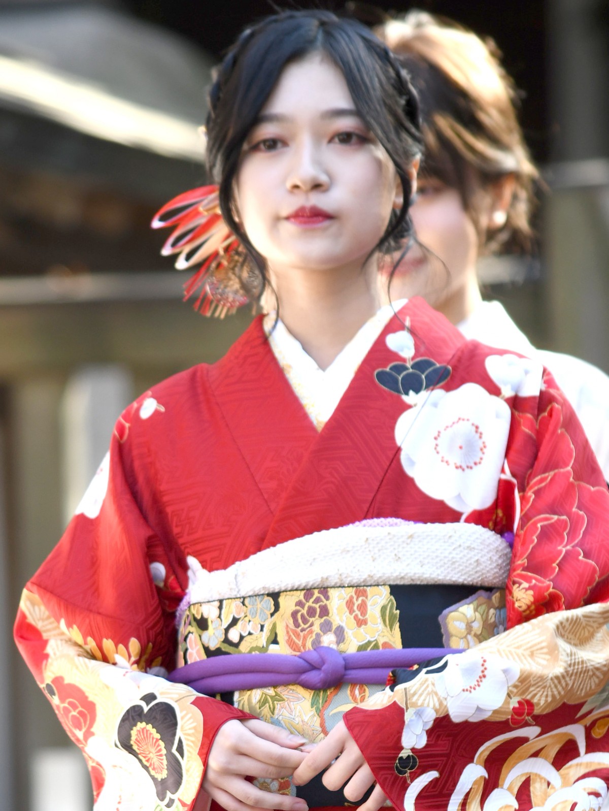 乃木坂46・齋藤飛鳥ら、艶やかな振り袖姿で成人式　憧れの女性像を明かす
