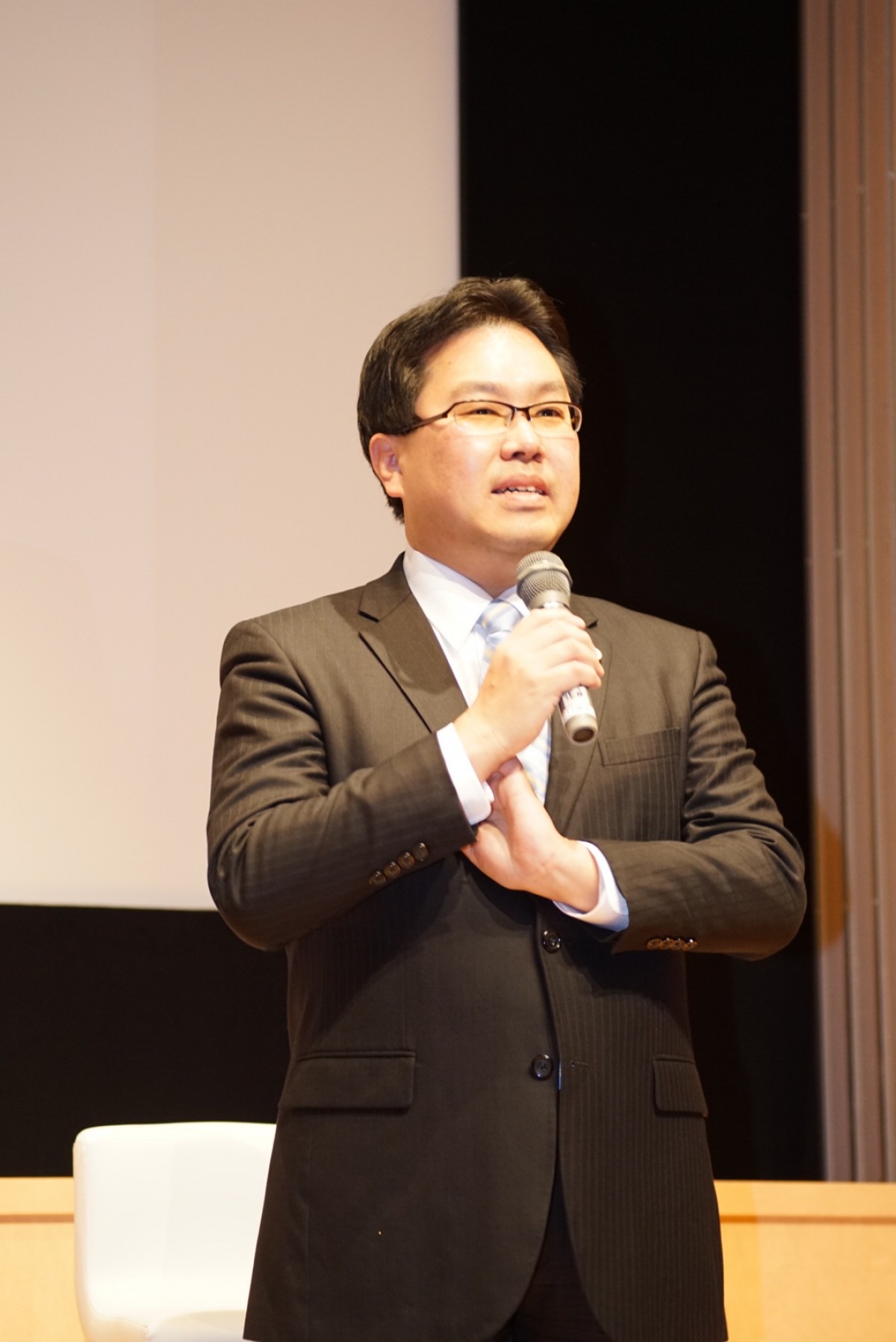 川口春奈に“罵り”リクエスト　坂口健太郎の意外な素顔を暴露