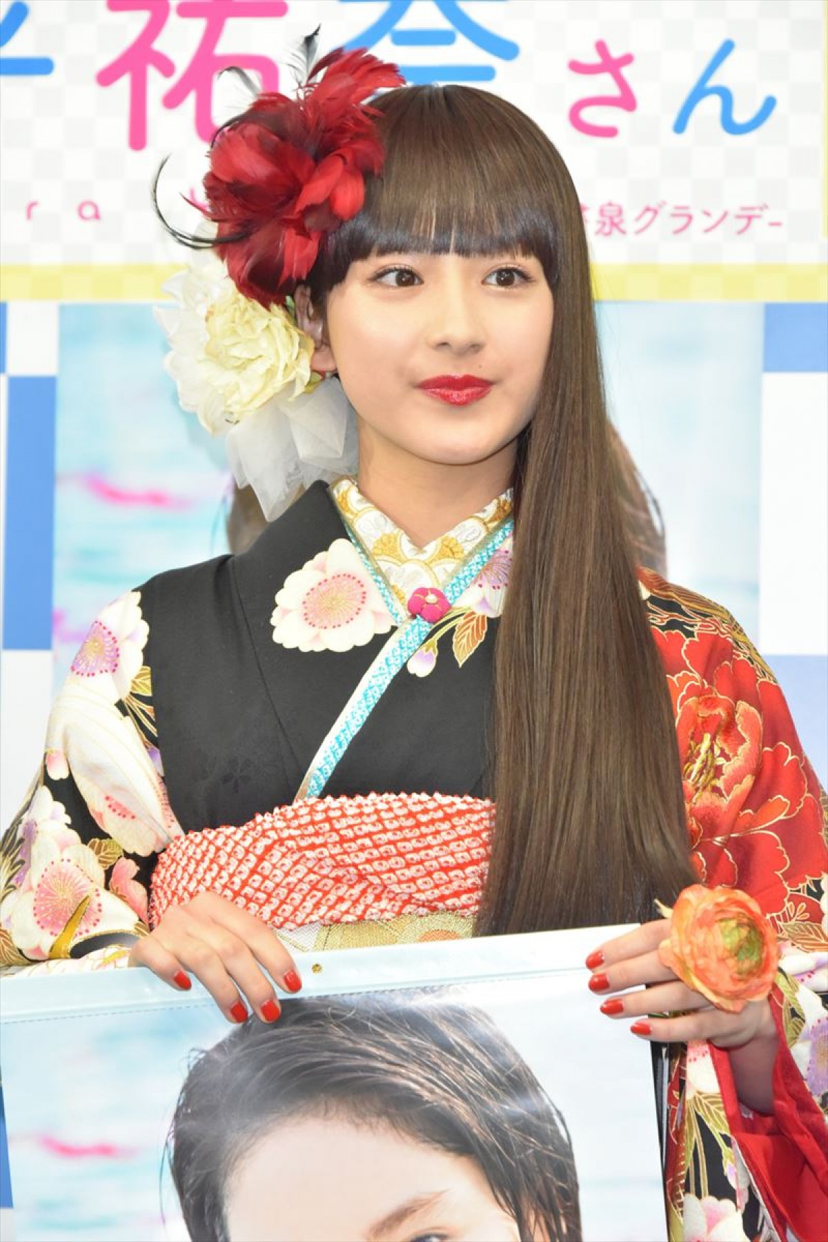 平祐奈、20歳解禁の炭酸で喉ガラガラ　お酒挑戦は「だいぶ先」  　