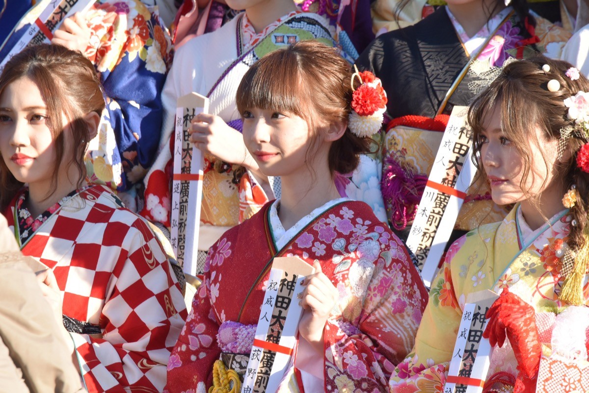 【写真特集】AKBグループ新成人44名が晴れ着姿「AKB48 2019年新成人メンバー成人式記念撮影会」