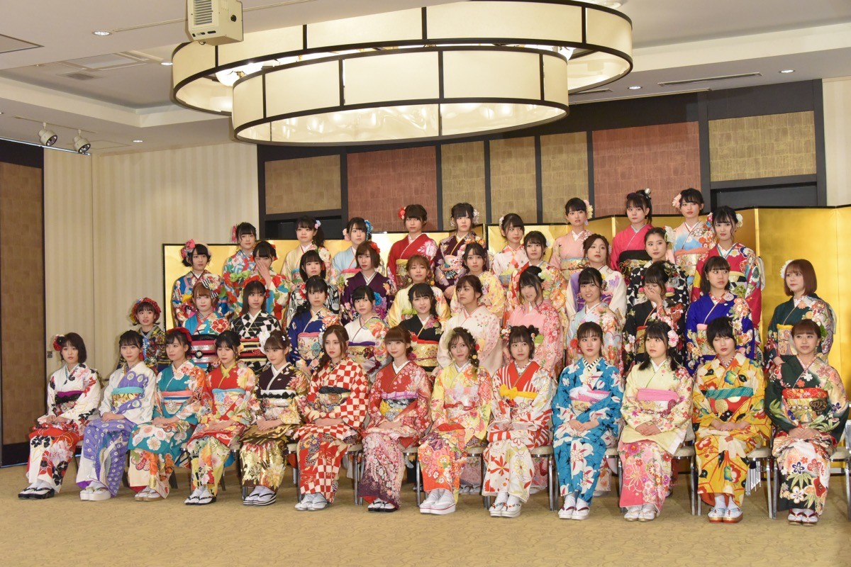 【写真特集】AKBグループ新成人44名が晴れ着姿「AKB48 2019年新成人メンバー成人式記念撮影会」
