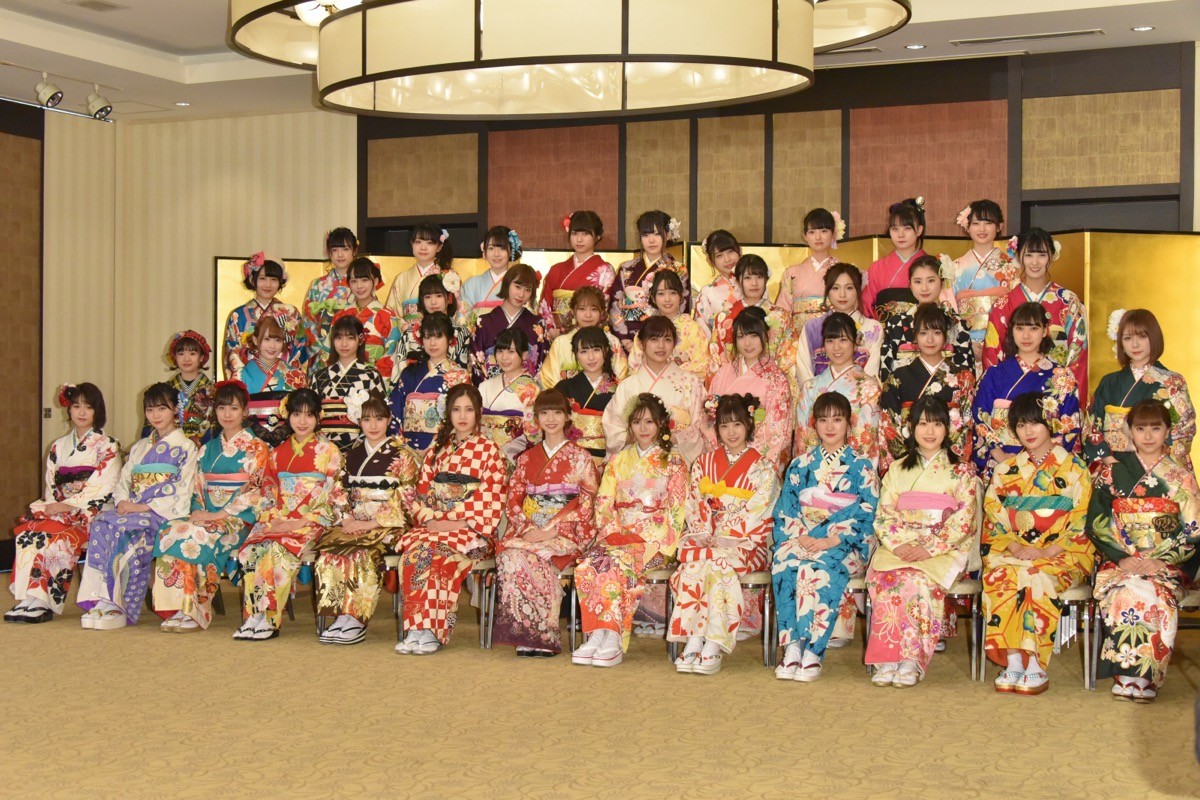 【写真特集】AKBグループ新成人44名が晴れ着姿「AKB48 2019年新成人メンバー成人式記念撮影会」