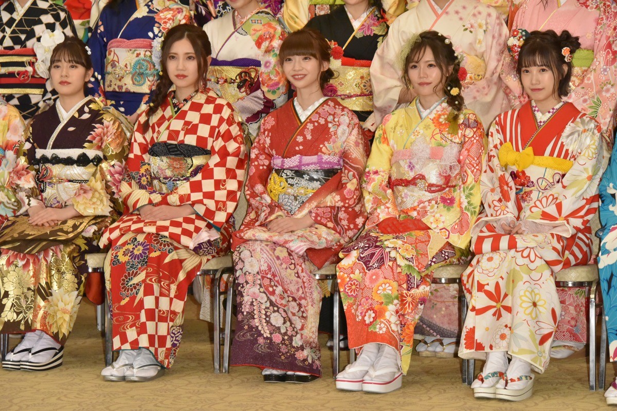 【写真特集】AKBグループ新成人44名が晴れ着姿「AKB48 2019年新成人メンバー成人式記念撮影会」