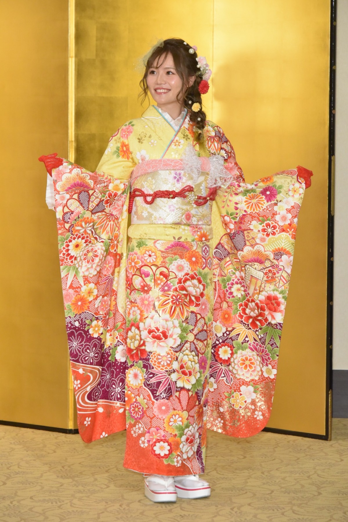 【写真特集】AKBグループ新成人44名が晴れ着姿「AKB48 2019年新成人メンバー成人式記念撮影会」