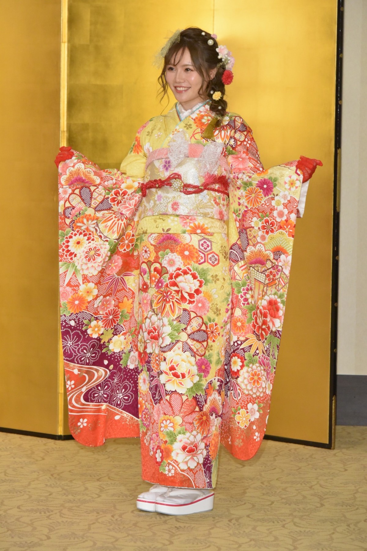 【写真特集】AKBグループ新成人44名が晴れ着姿「AKB48 2019年新成人メンバー成人式記念撮影会」